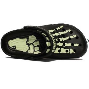 PLEASURES X CROCS BLACK CLASSIC CLOG